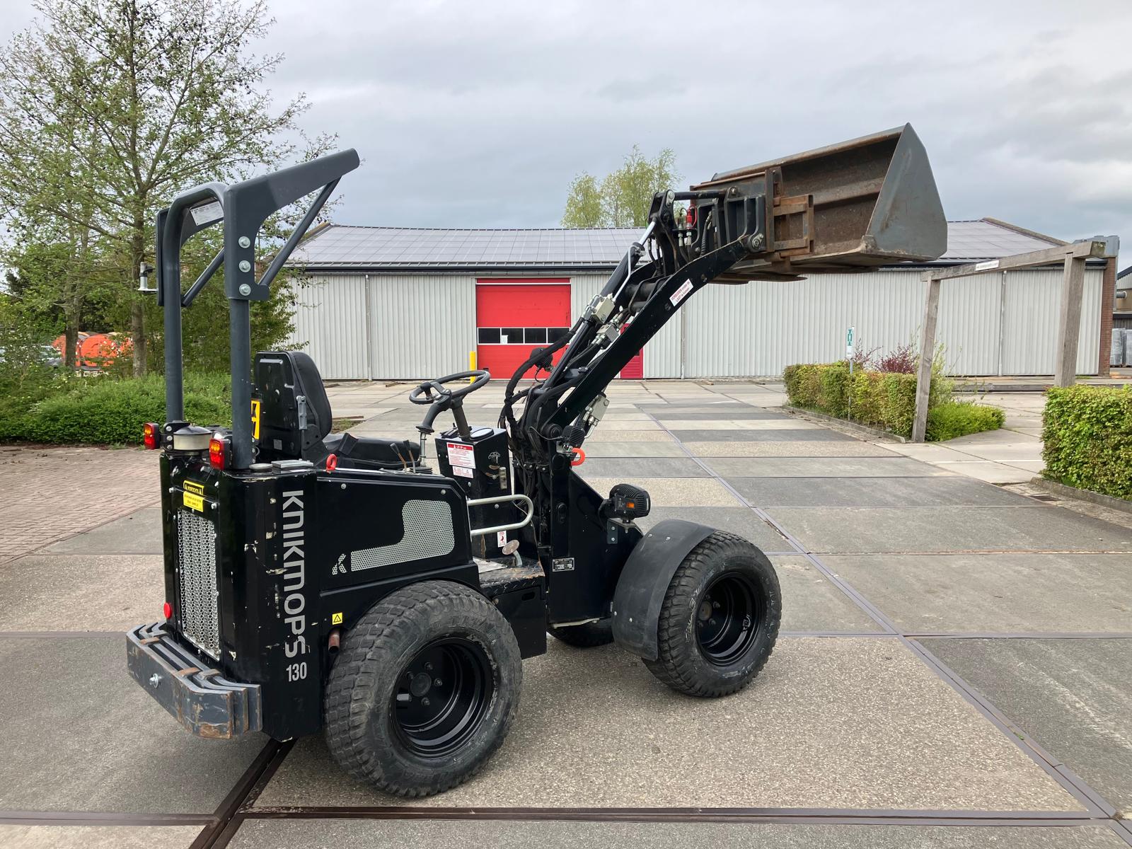 Knikmops 130 minishovel - Image 3