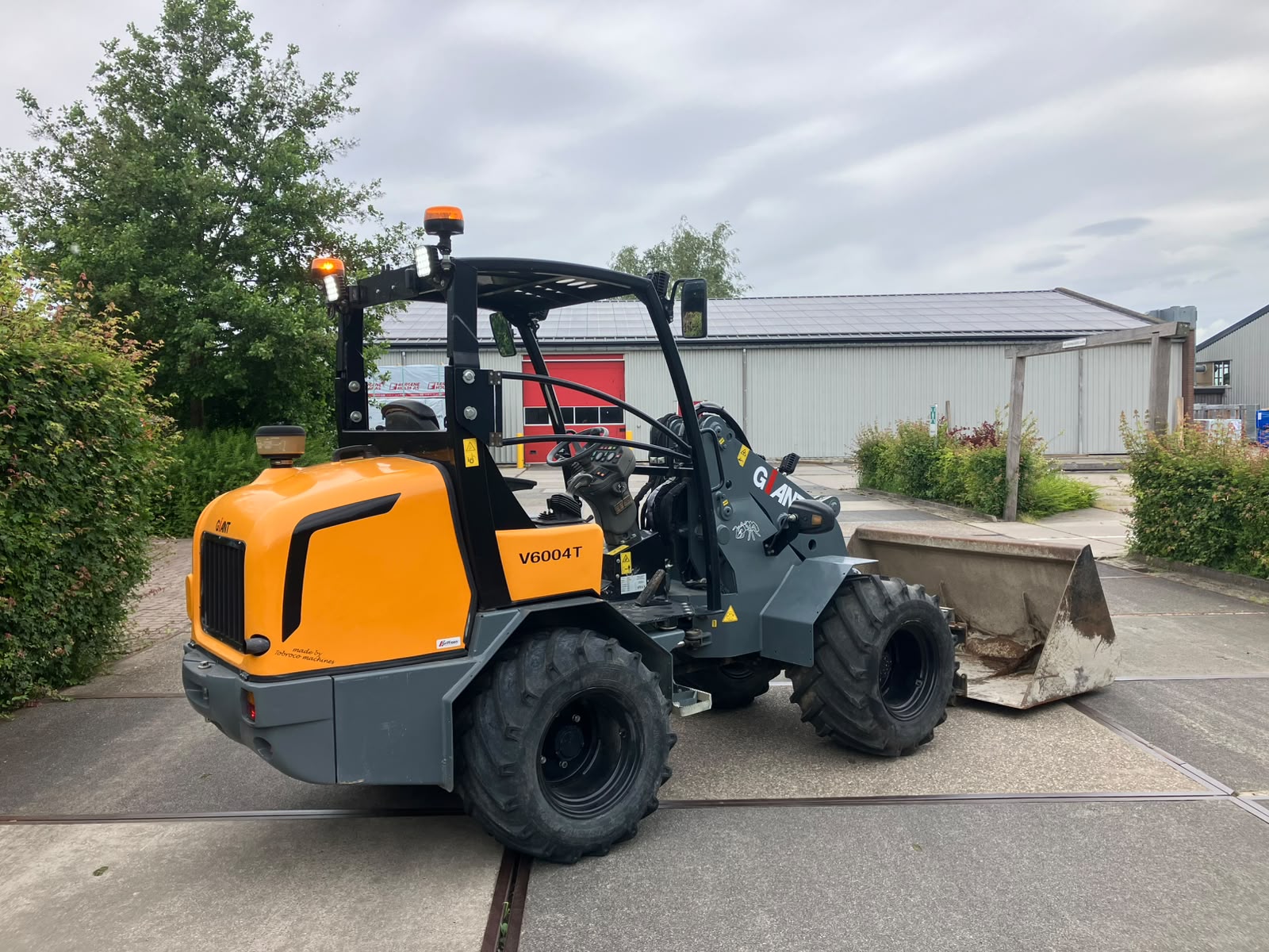 Giant 6004T midishovel