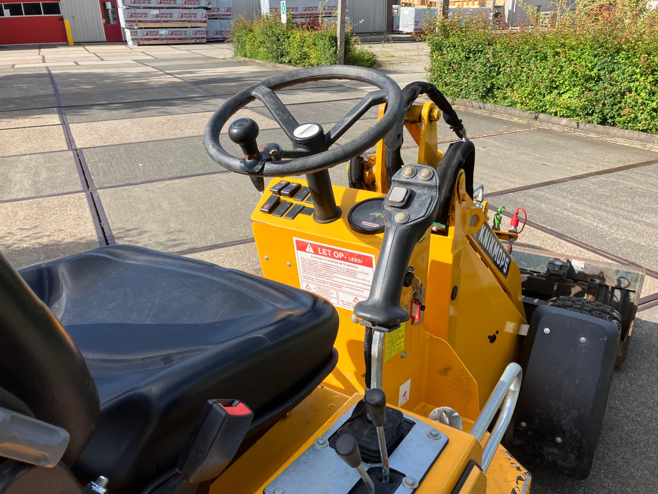 Knikmops 100 minishovel - Image 7