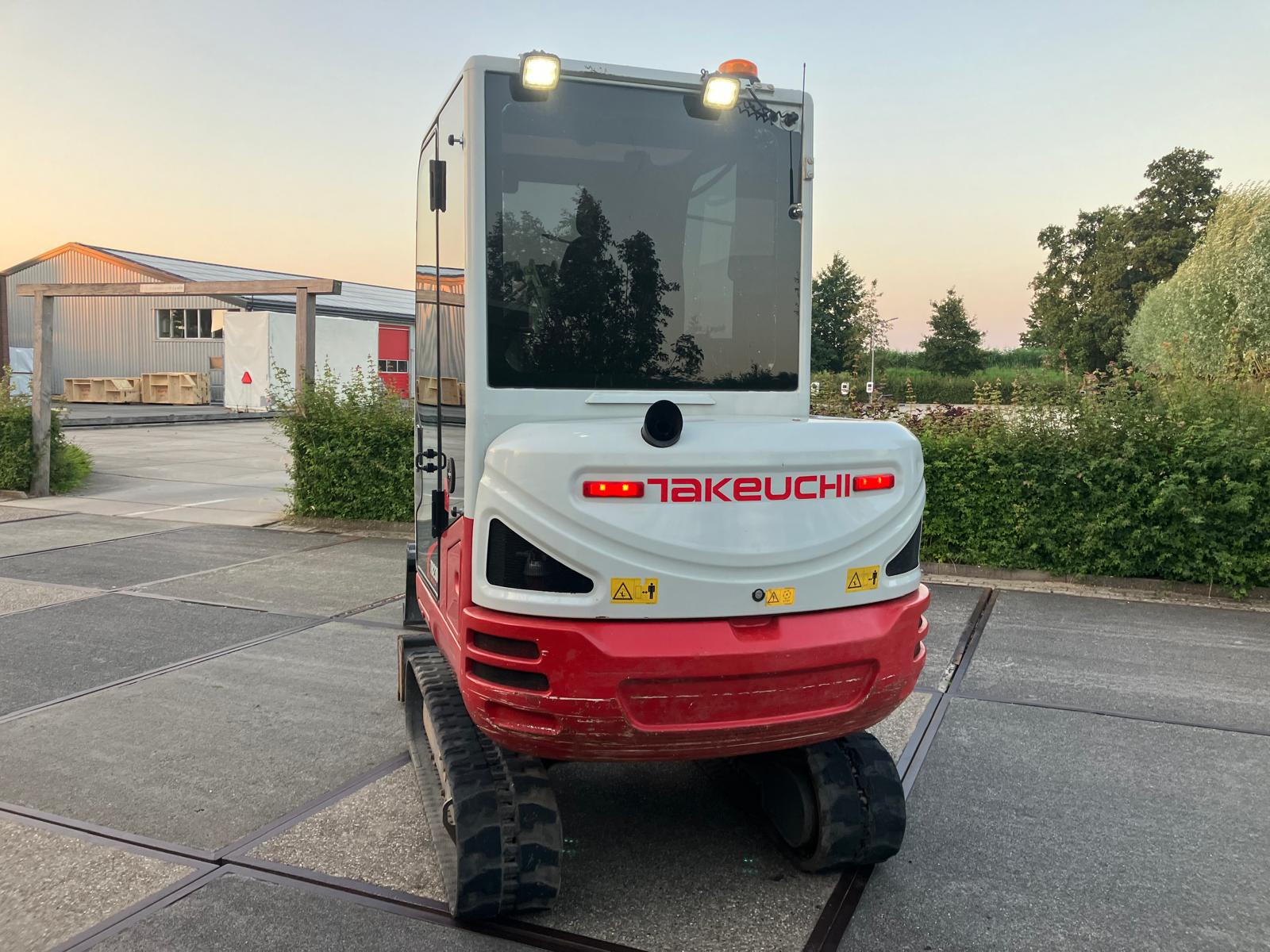 Takeuchi TB 230 minigraver - Image 7