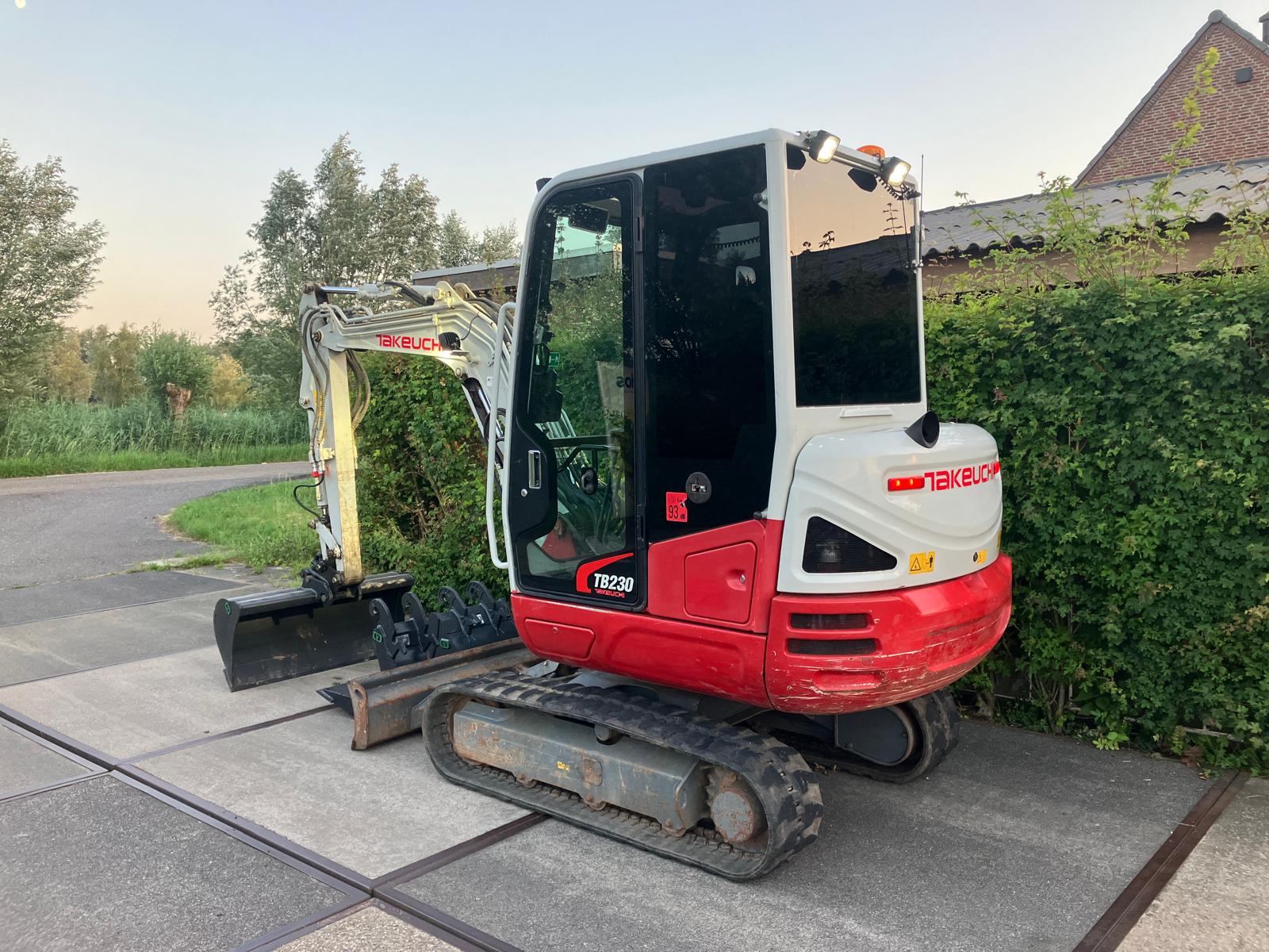 Takeuchi TB 230 minigraver - Image 3
