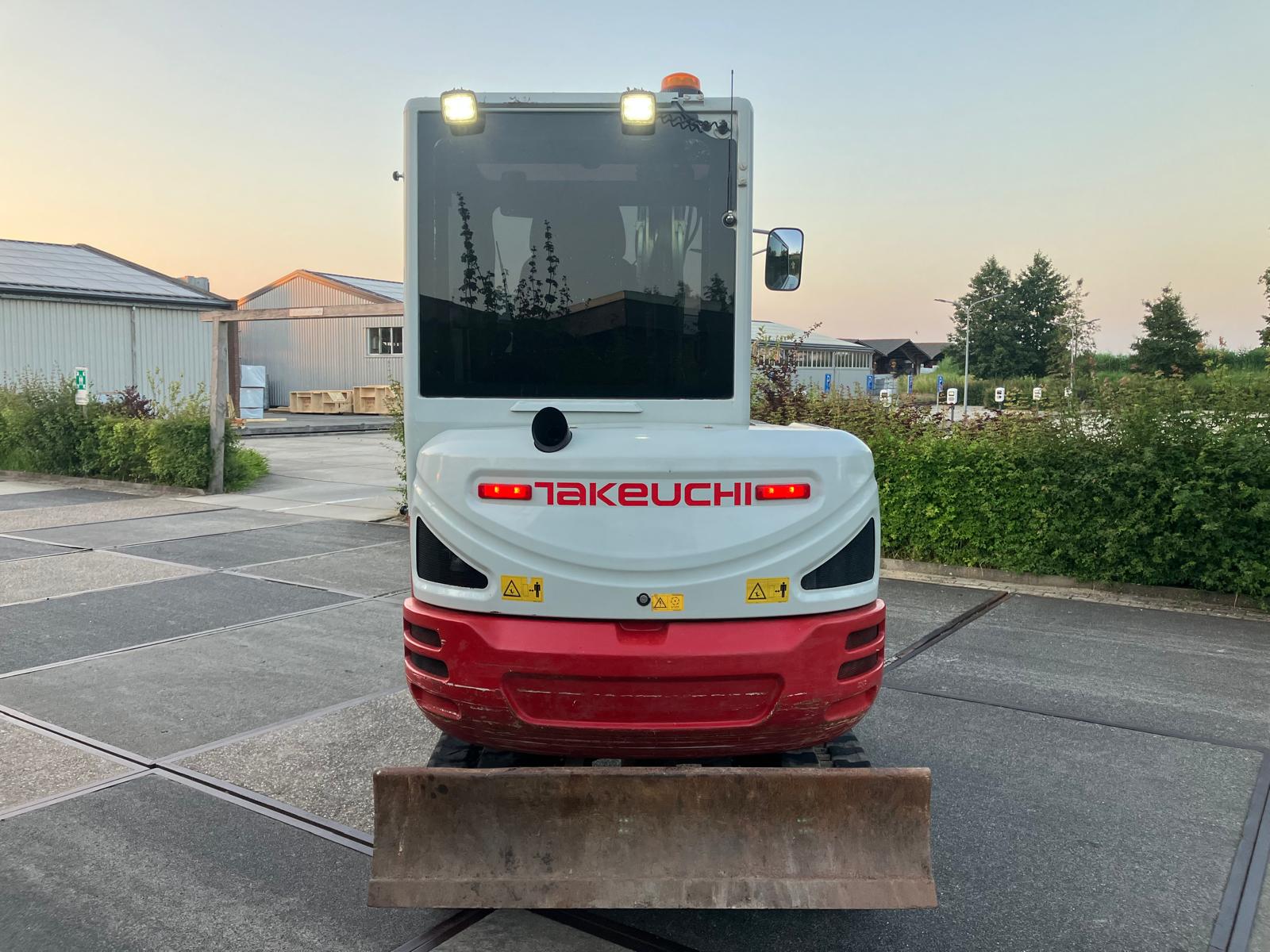 Takeuchi TB 230 minigraver - Image 6