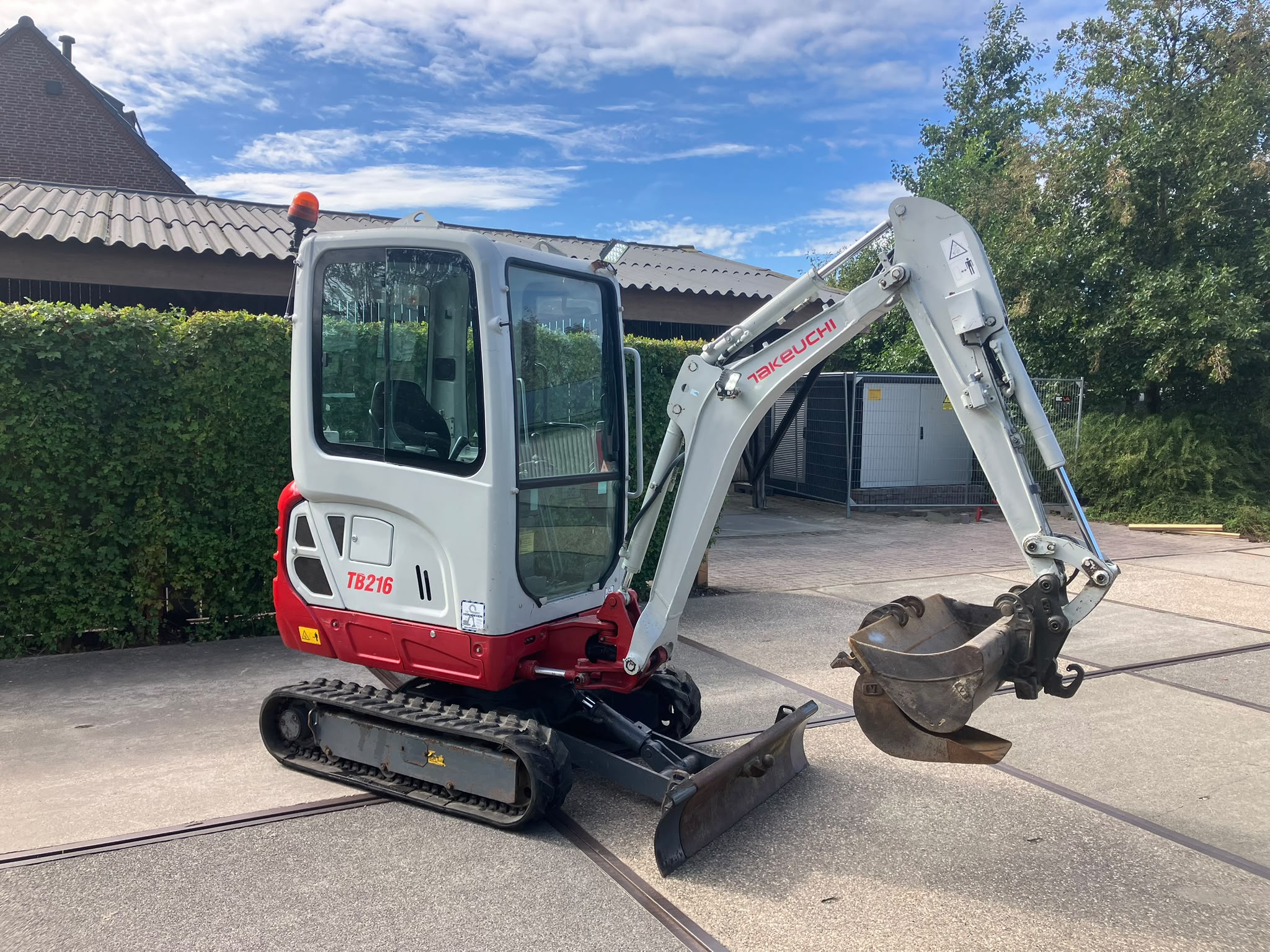 Takeuchi TB 216 minikraan