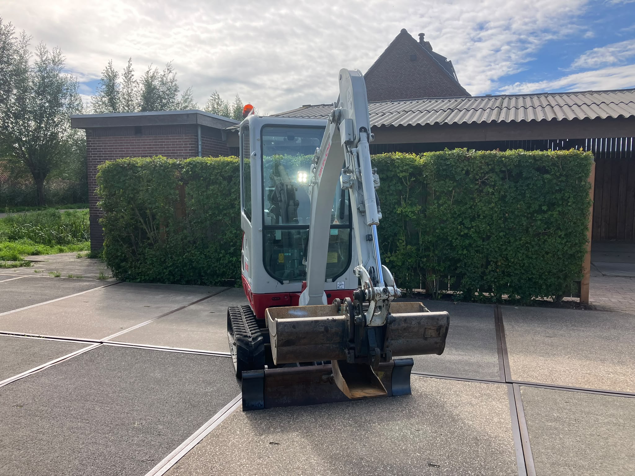 Takeuchi TB216 minikraan