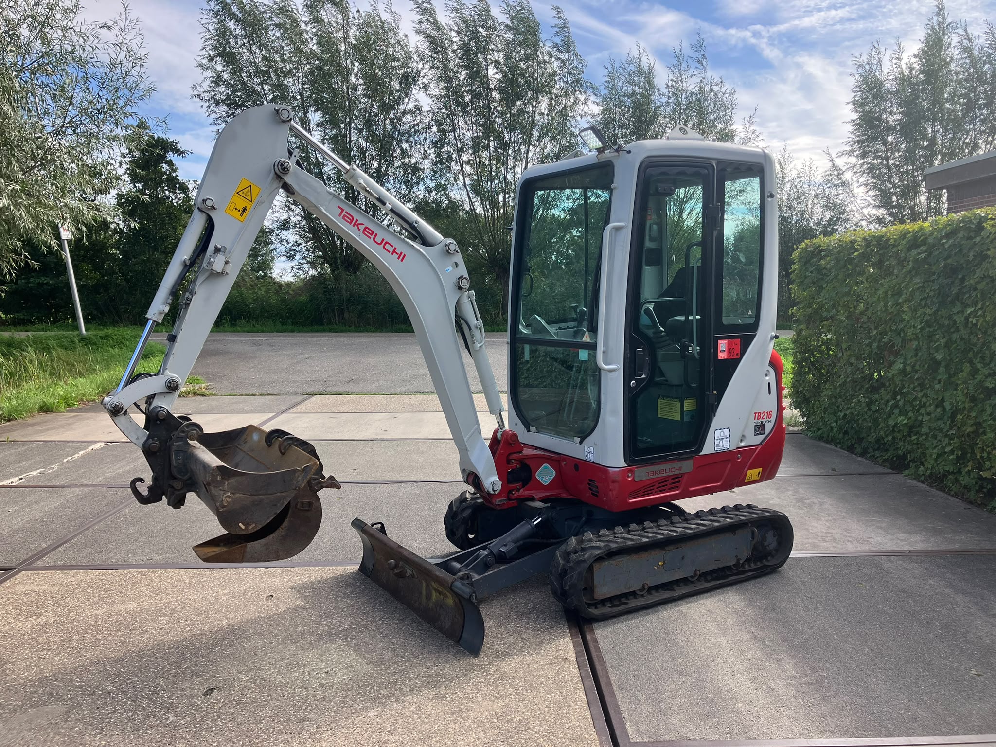 Takeuchi TB 216 minigraver sloopfunctie