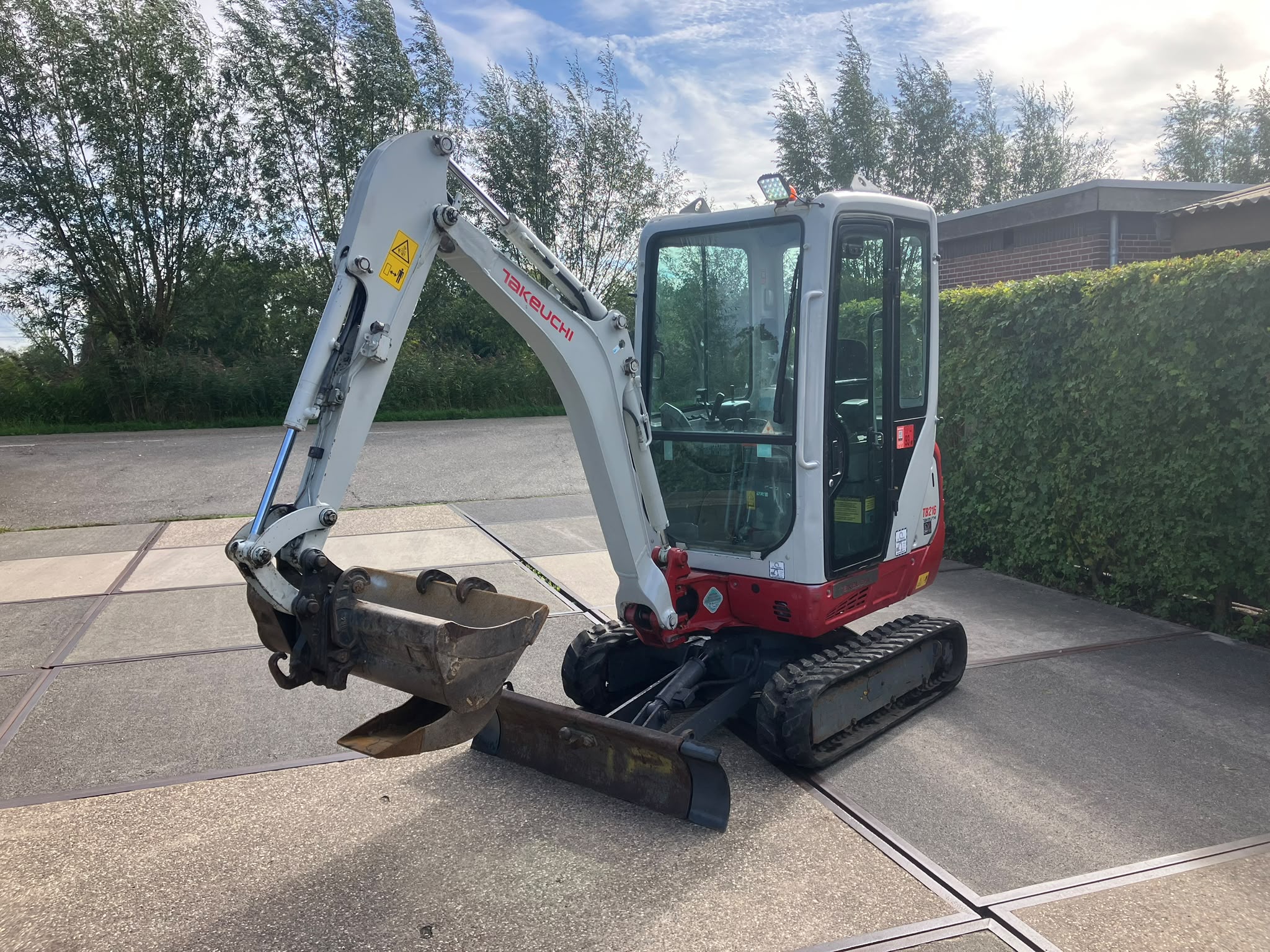 Takeuchi TB 216 verstelbare rupsen
