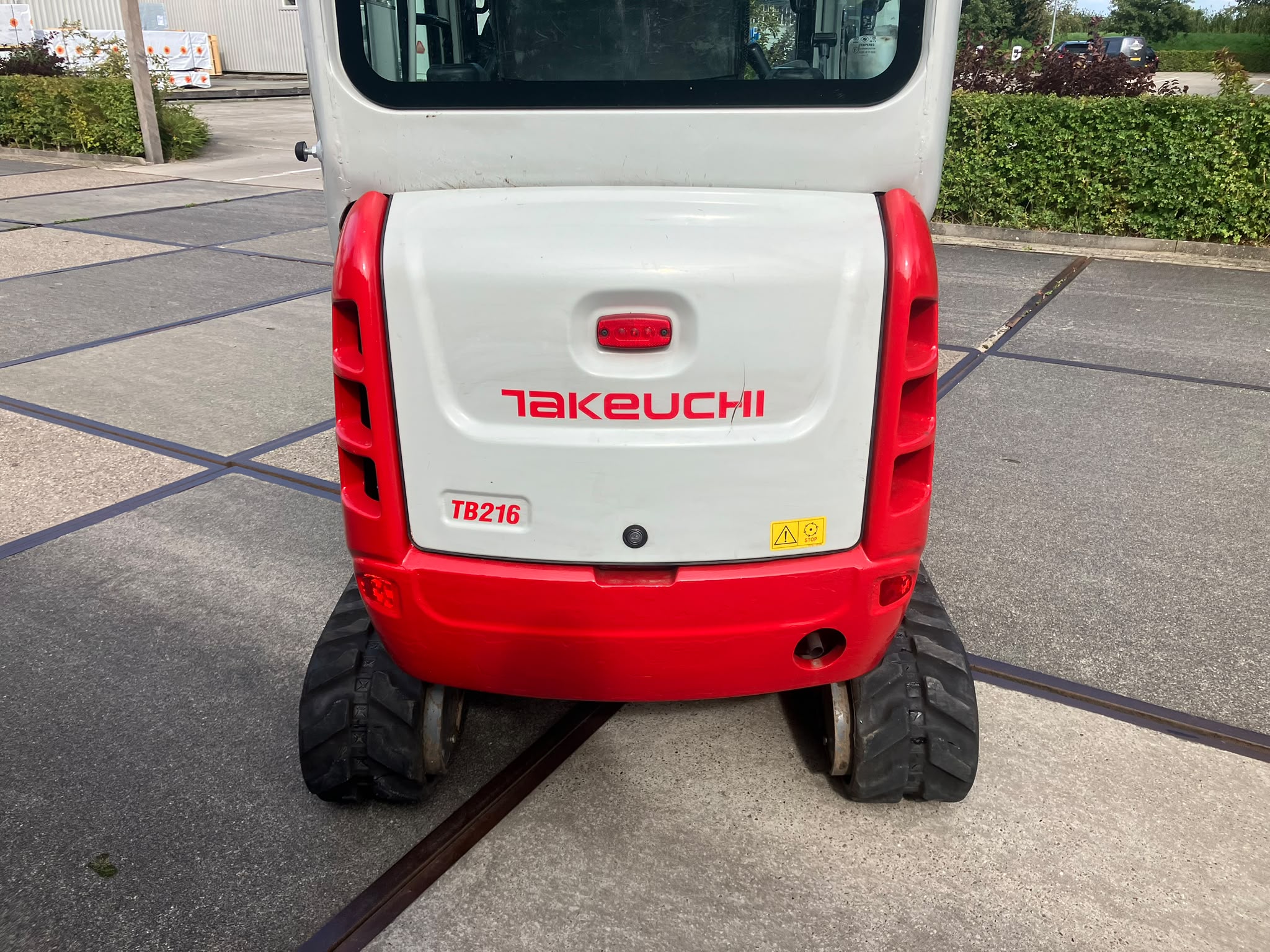 Buitenkant netjes Takeuchi TB216