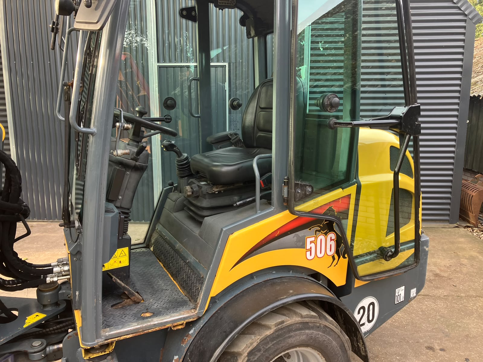 Mustang / Manitou AL 506 cabine