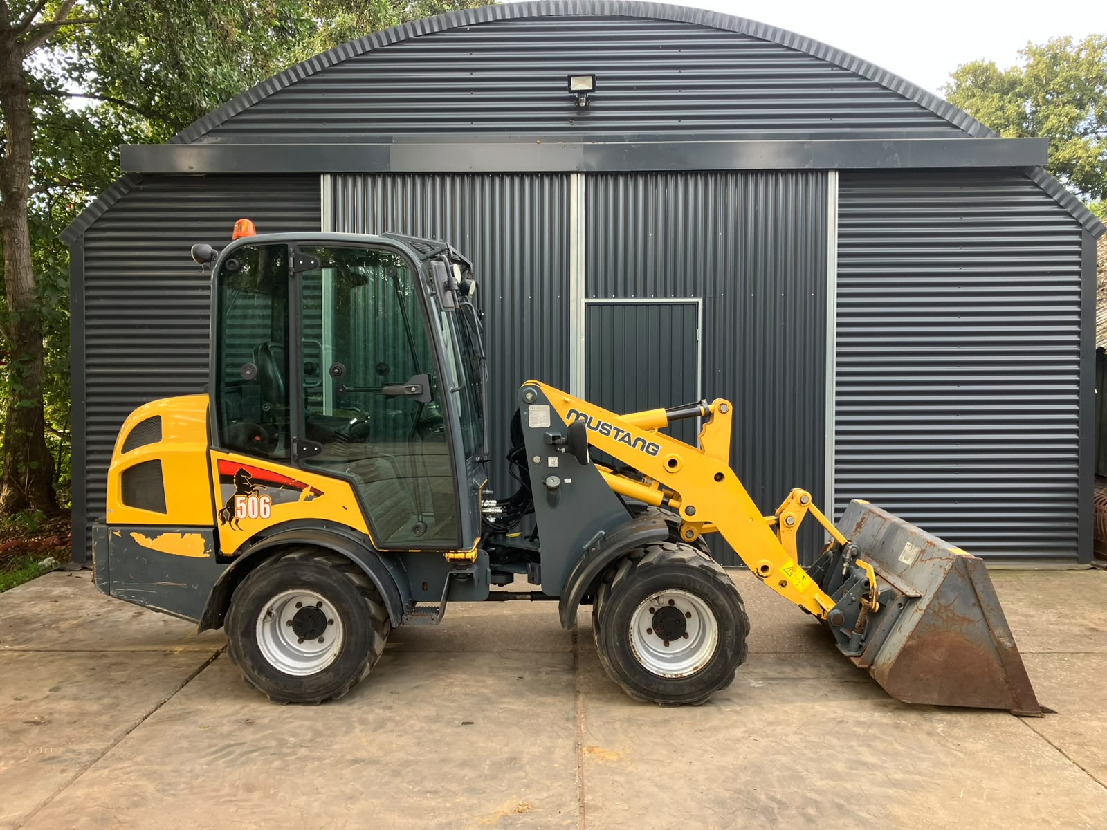 Gebruikte machine Mustang / Manitou AL 506 wegverlichting